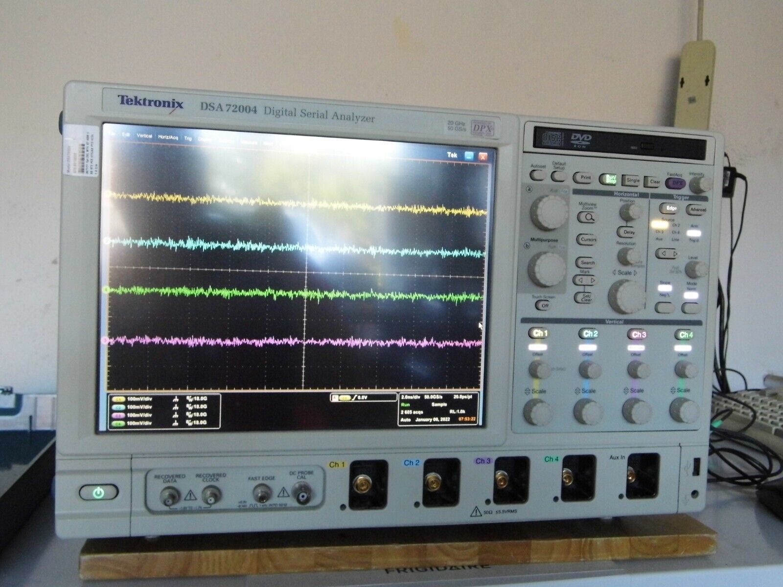 Tektronix DSA72004 Oscilloscope DDRA,TDSUSB2,RTE,PCE,TDSHT3,JA3,TDSPTD,TDSHT3 Tektronix DSA72004 Oscilloscope DDRA,TDSUSB2,RTE,PCE,TDSHT3,JA3,TDSPTD,TDSHT3